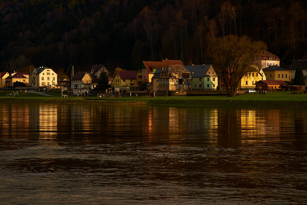 An der Elbe