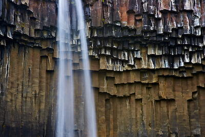 Island - Svartifoss