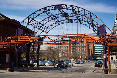 Des Moines 38