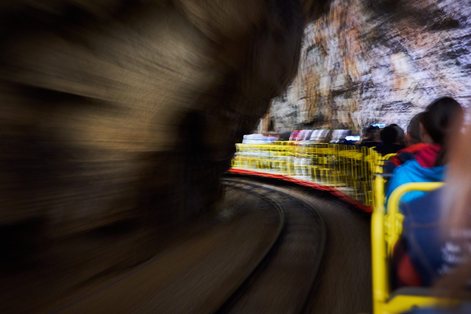 In die Höhle